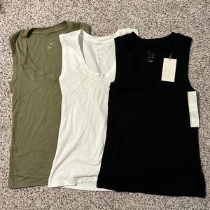 Target tanks size small NWT